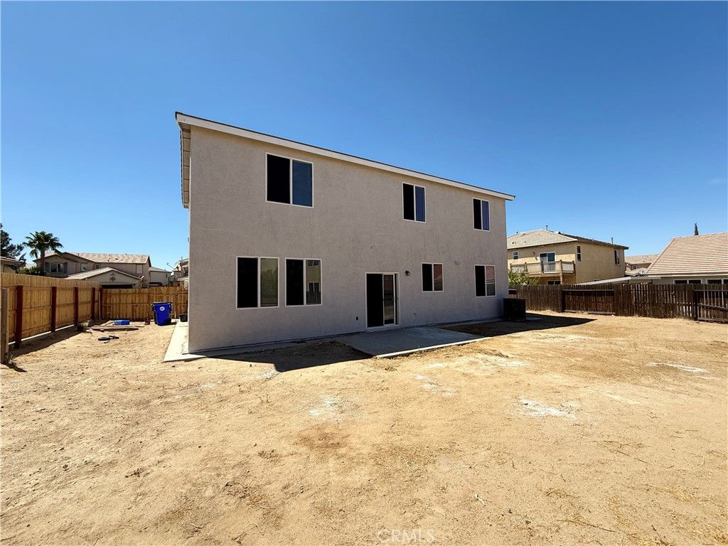 Image 3 of property listing at 14541 Swallow Court, Victorville, CA 92394