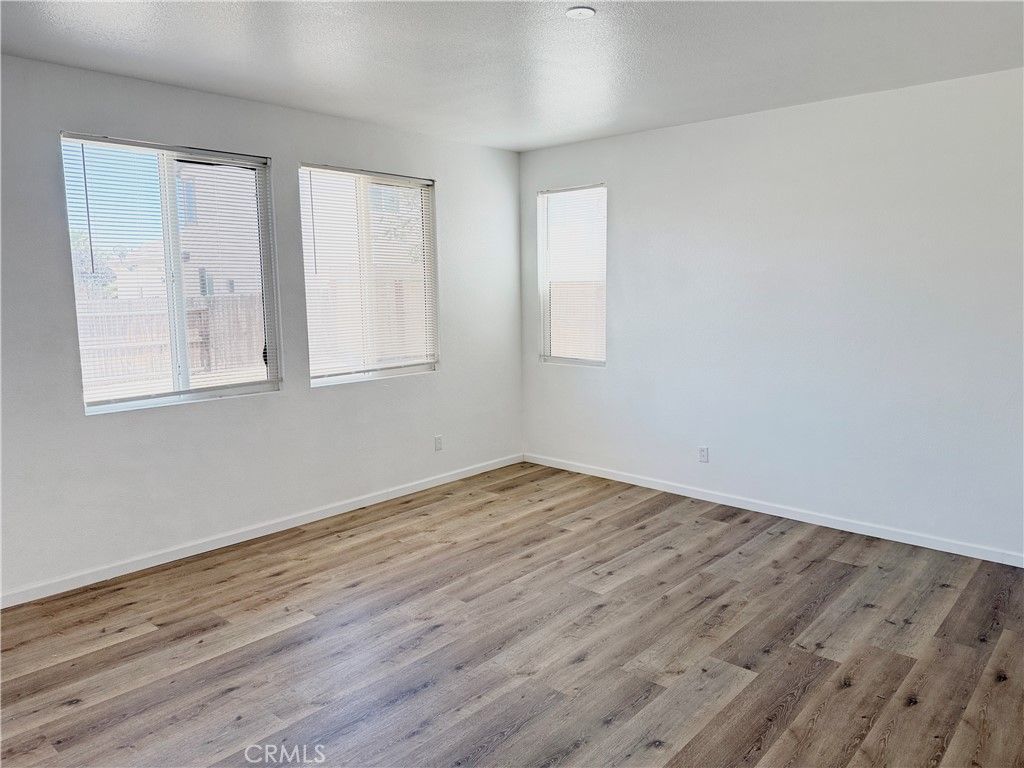 Image 4 of property listing at 14541 Swallow Court, Victorville, CA 92394