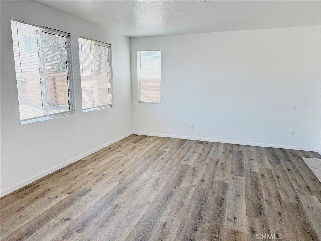 Image 5 of property listing at 14541 Swallow Court, Victorville, CA 92394