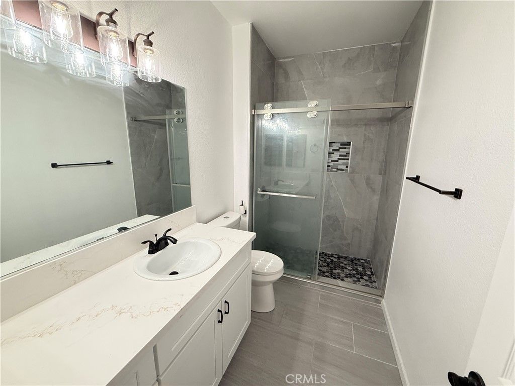 Image 8 of property listing at 14541 Swallow Court, Victorville, CA 92394