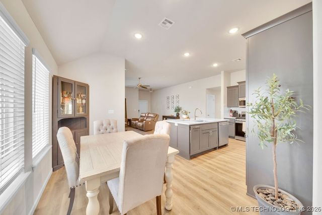 14736 S Maplewood Place, Bixby, OK 74008