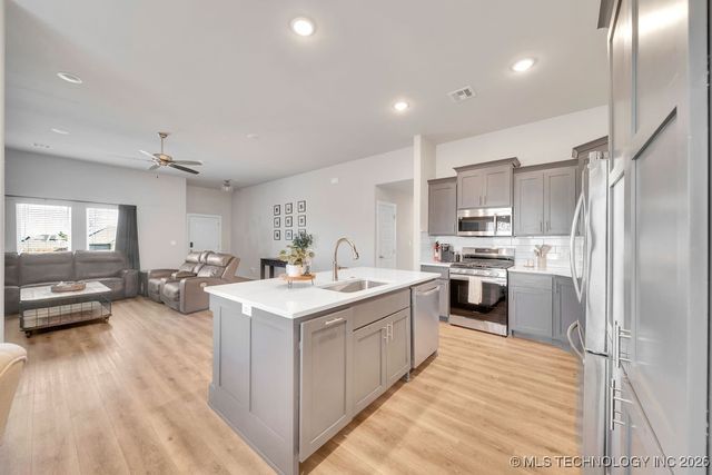 14736 S Maplewood Place, Bixby, OK 74008