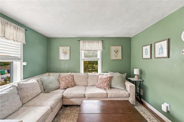 87 Potowomut Road, Warwick, RI 02818