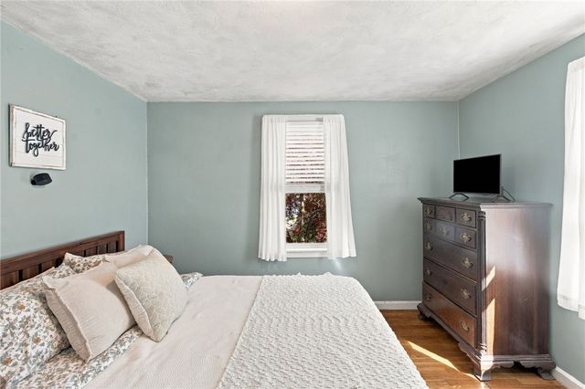 87 Potowomut Road, Warwick, RI 02818