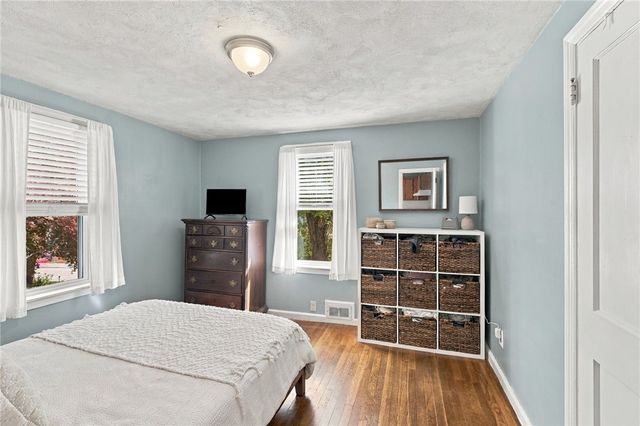 87 Potowomut Road, Warwick, RI 02818
