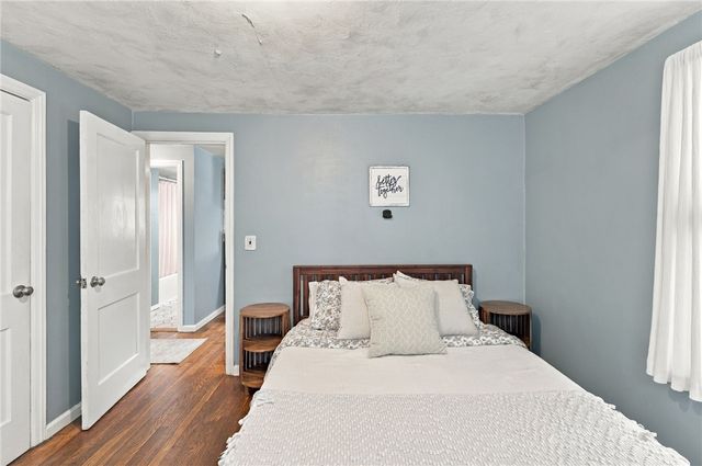 87 Potowomut Road, Warwick, RI 02818