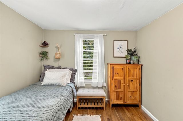 87 Potowomut Road, Warwick, RI 02818