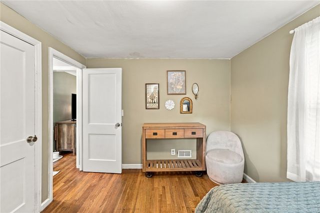 87 Potowomut Road, Warwick, RI 02818