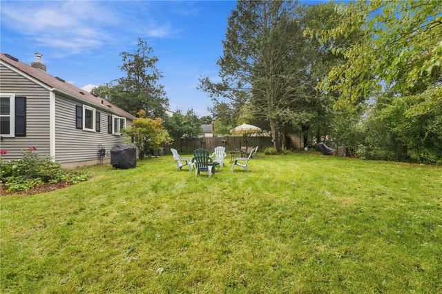 87 Potowomut Road, Warwick, RI 02818
