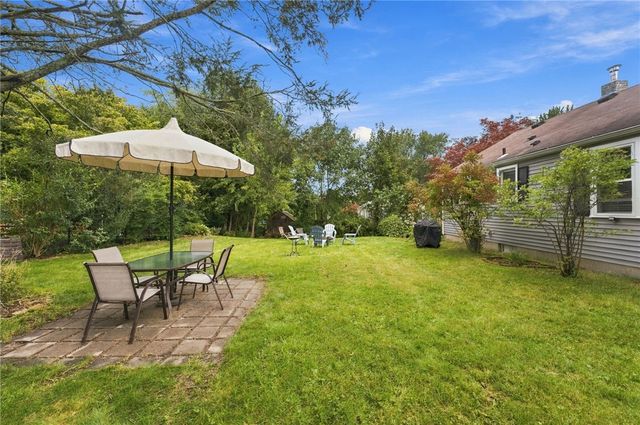 87 Potowomut Road, Warwick, RI 02818