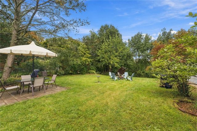 87 Potowomut Road, Warwick, RI 02818