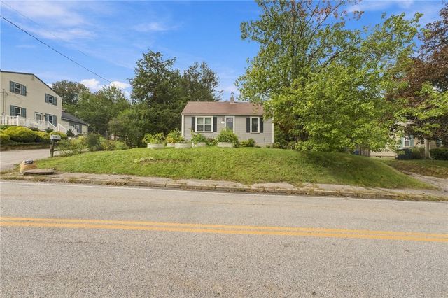 87 Potowomut Road, Warwick, RI 02818