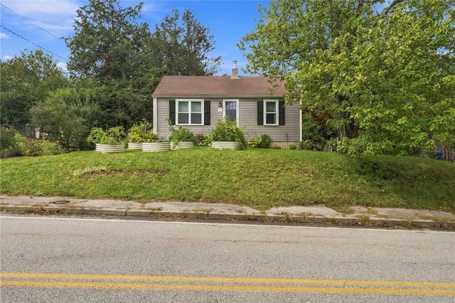 87 Potowomut Road, Warwick, RI 02818