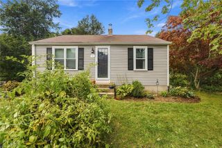 87 Potowomut Road, Warwick, RI 02818