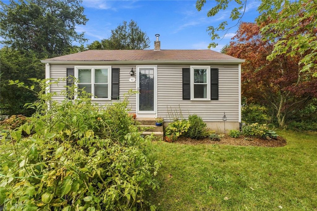 87 Potowomut Road, Warwick, RI 02818