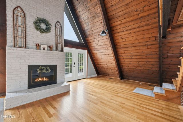 440 Lakeshore Road, Bluff City, TN 37618