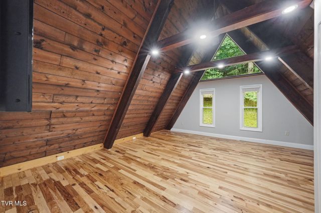 440 Lakeshore Road, Bluff City, TN 37618