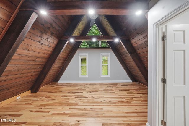440 Lakeshore Road, Bluff City, TN 37618