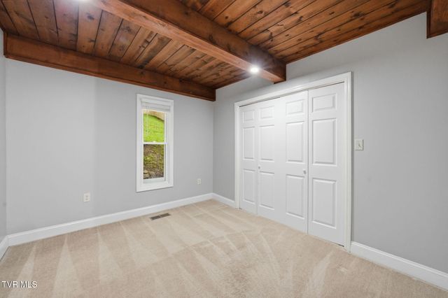 440 Lakeshore Road, Bluff City, TN 37618