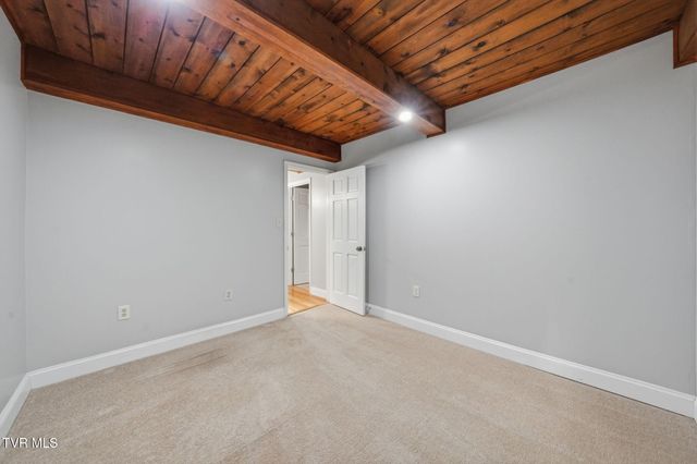 440 Lakeshore Road, Bluff City, TN 37618