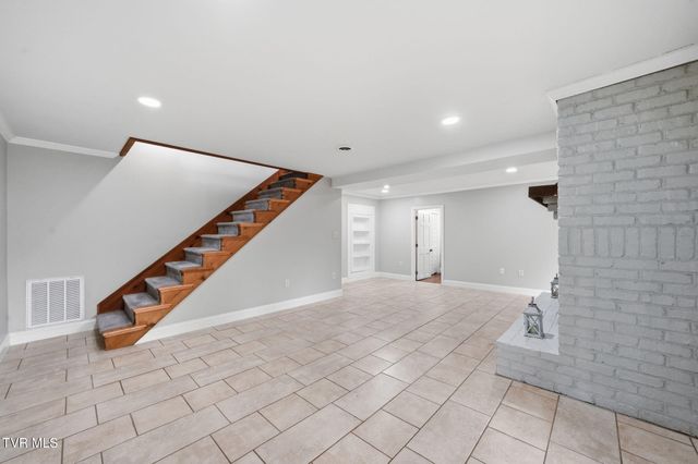 440 Lakeshore Road, Bluff City, TN 37618