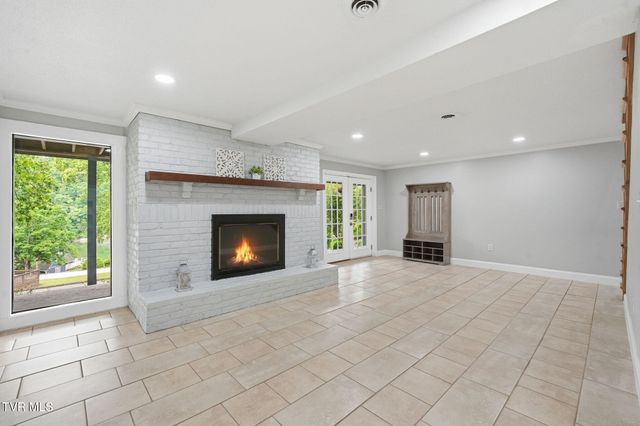 440 Lakeshore Road, Bluff City, TN 37618