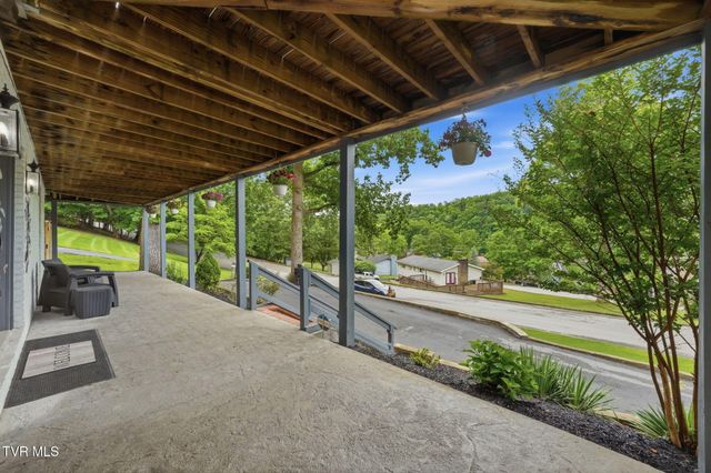 440 Lakeshore Road, Bluff City, TN 37618