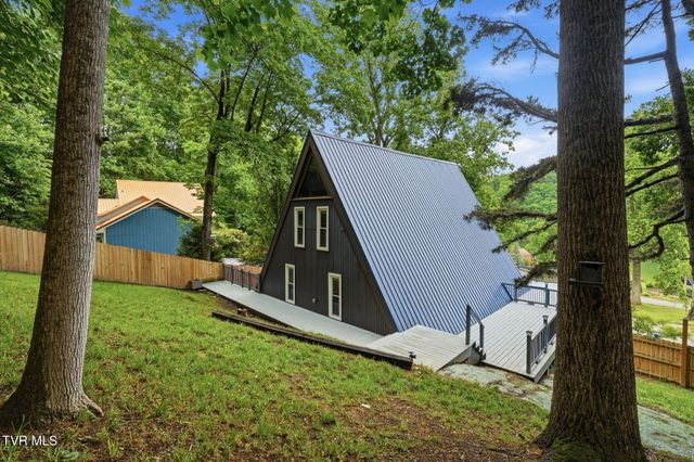 440 Lakeshore Road, Bluff City, TN 37618