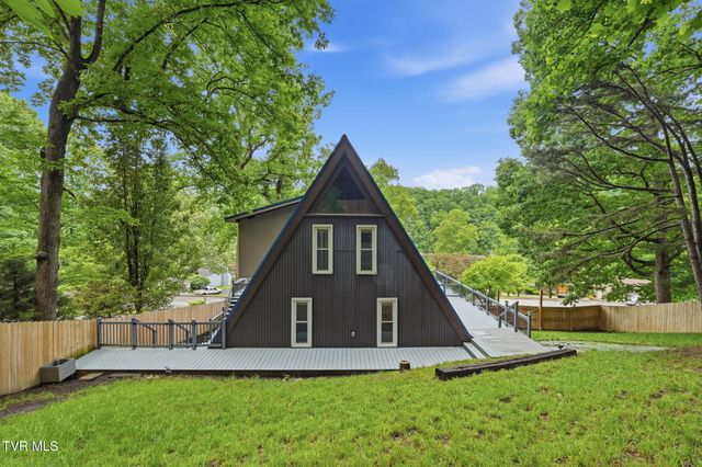 440 Lakeshore Road, Bluff City, TN 37618