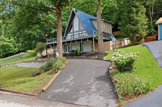 440 Lakeshore Road, Bluff City, TN 37618