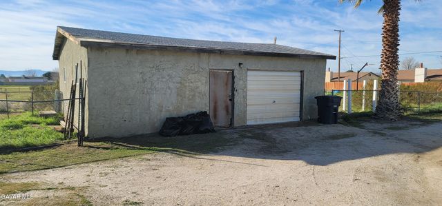 1992 Hillcrest Street, Rosamond, CA 93560