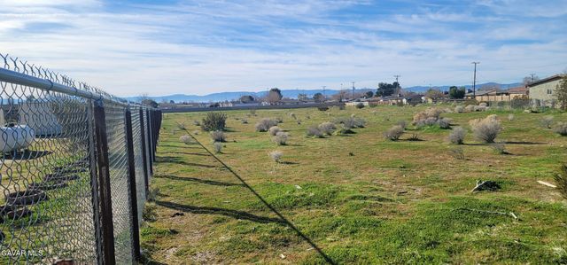 1992 Hillcrest Street, Rosamond, CA 93560