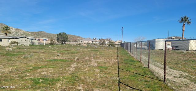 1992 Hillcrest Street, Rosamond, CA 93560