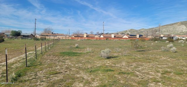 1992 Hillcrest Street, Rosamond, CA 93560