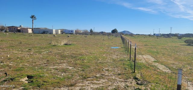 1992 Hillcrest Street, Rosamond, CA 93560