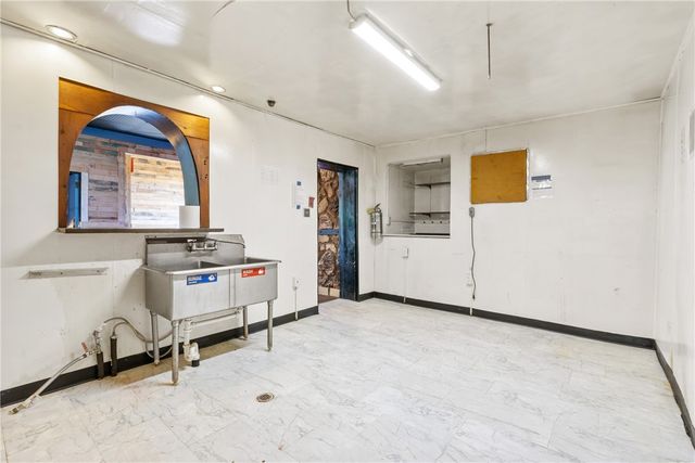 2222 Freeport Rd, New Kensington, PA 15068