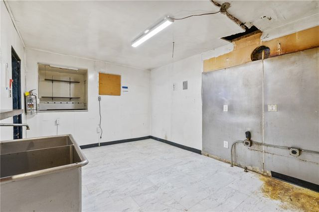 2222 Freeport Rd, New Kensington, PA 15068