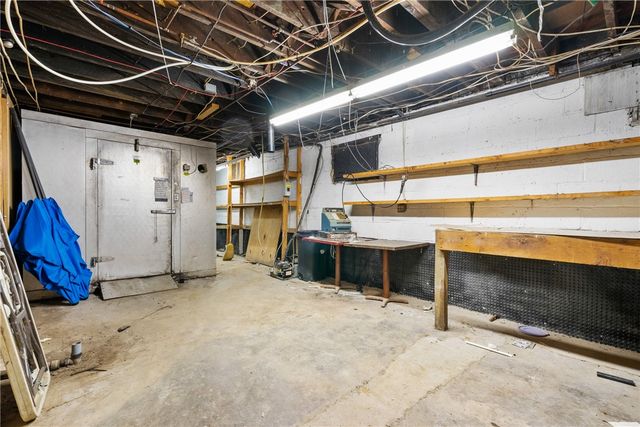 2222 Freeport Rd, New Kensington, PA 15068