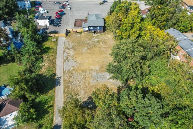 2222 Freeport Rd, New Kensington, PA 15068