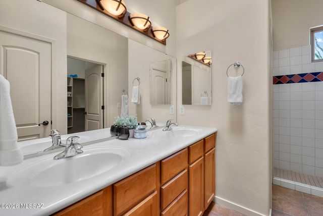 123 Geary Road, Tubac, AZ 85646
