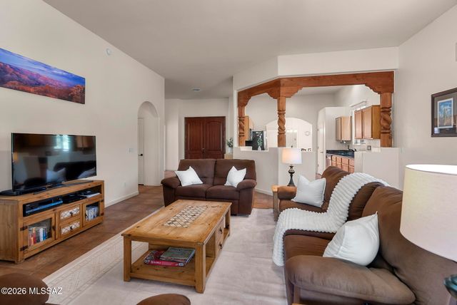 123 Geary Road, Tubac, AZ 85646