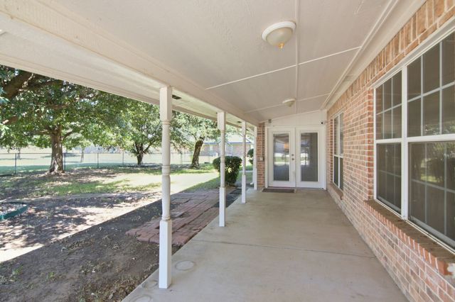 1941 Palomino Boulevard, Crowley, TX 76036
