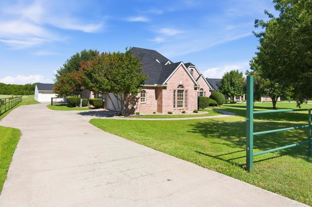 1941 Palomino Boulevard, Crowley, TX 76036