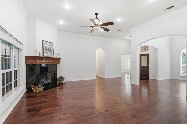1941 Palomino Boulevard, Crowley, TX 76036