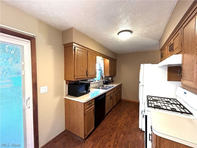 2205 Kimball Court, Akron, OH 44314