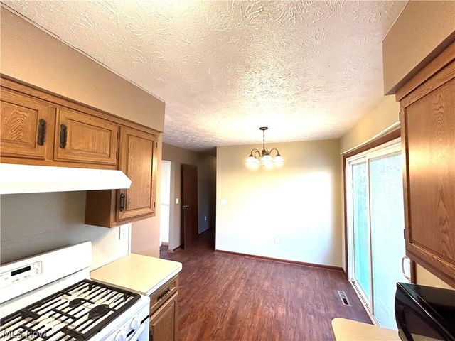 2205 Kimball Court, Akron, OH 44314