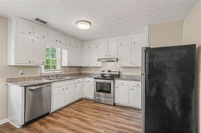 1394 Almand Creek Drive SW, Conyers, GA 30094
