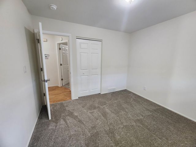 27055 Merideth Drive, Warren, MI 48092