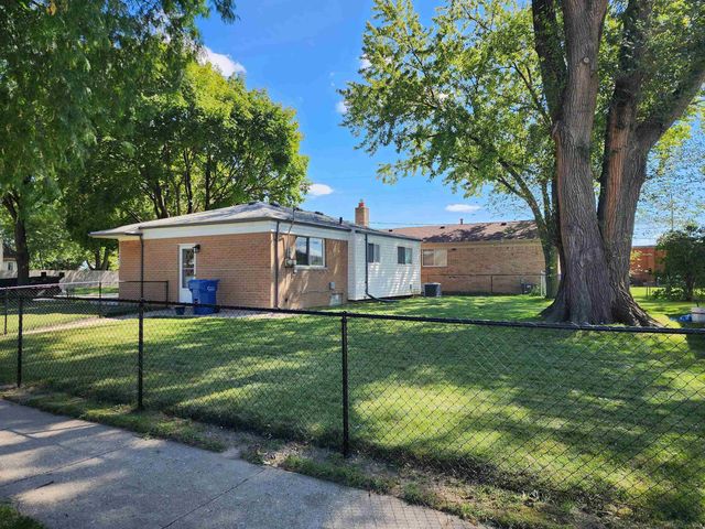 27055 Merideth Drive, Warren, MI 48092