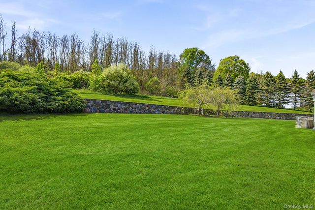 43 Buck Drive, Poughquag, NY 12570